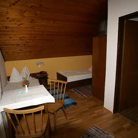Gasthof Zur Post Inn *